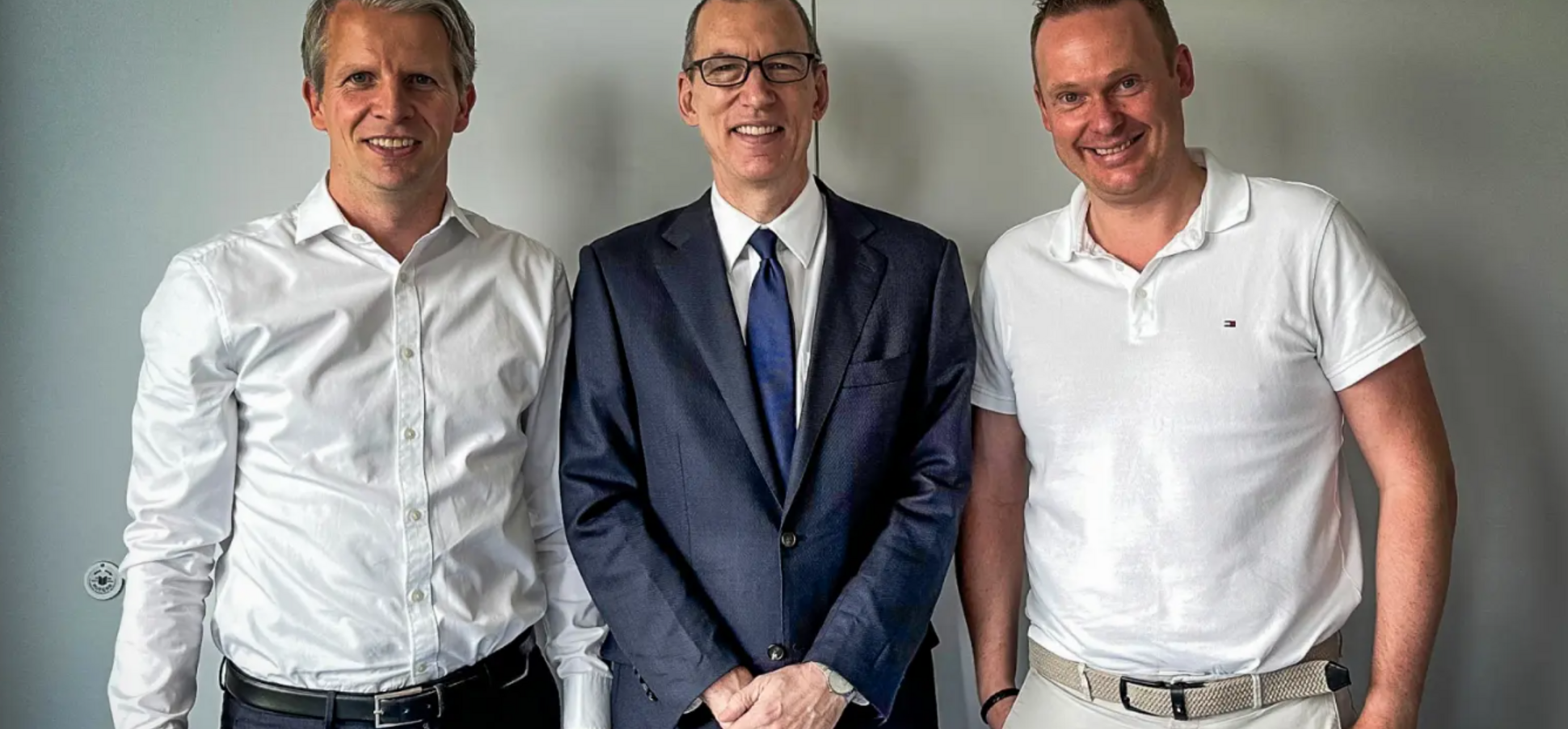 GIGA.GREEN founders Sebastian Schmidt (left) and Wolfgang Röbig (right) with Scott Callon, Chairman of Ichigo Inc.